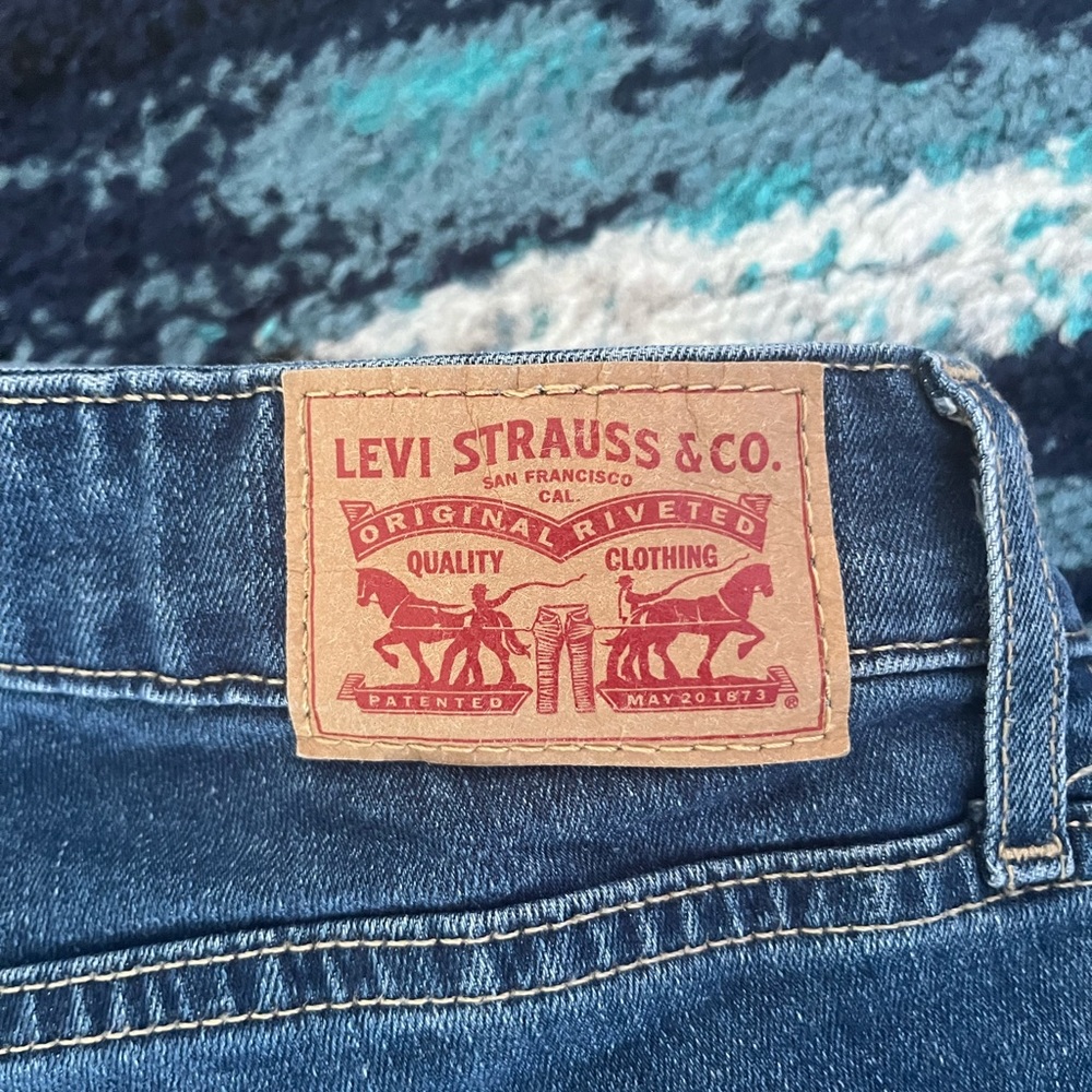 Levi’s Straight/ Skinny Leg Dark Wash Jeans